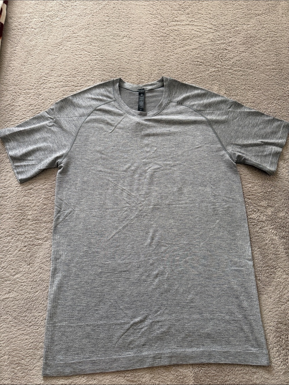 lululemon Men's Gray Heather Short Sleeve Tee